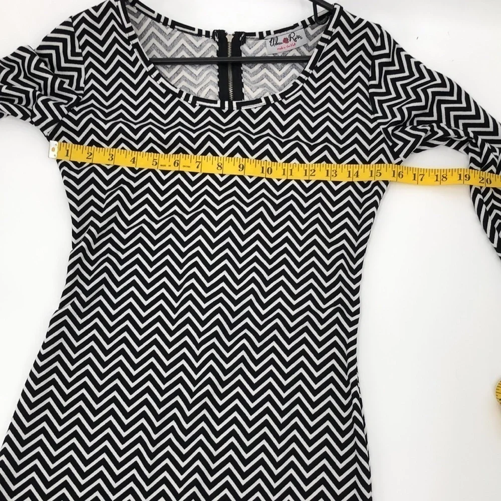 Urban Rose Bodycon Form Fitting Dress Chevron Pattern Size S/M